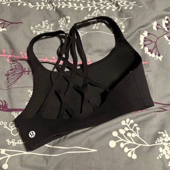 Lululemon sports bra size 6 B/C cup - Picture 1 of 3